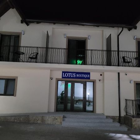 Отель Lotus Boutique Дева Экстерьер фото