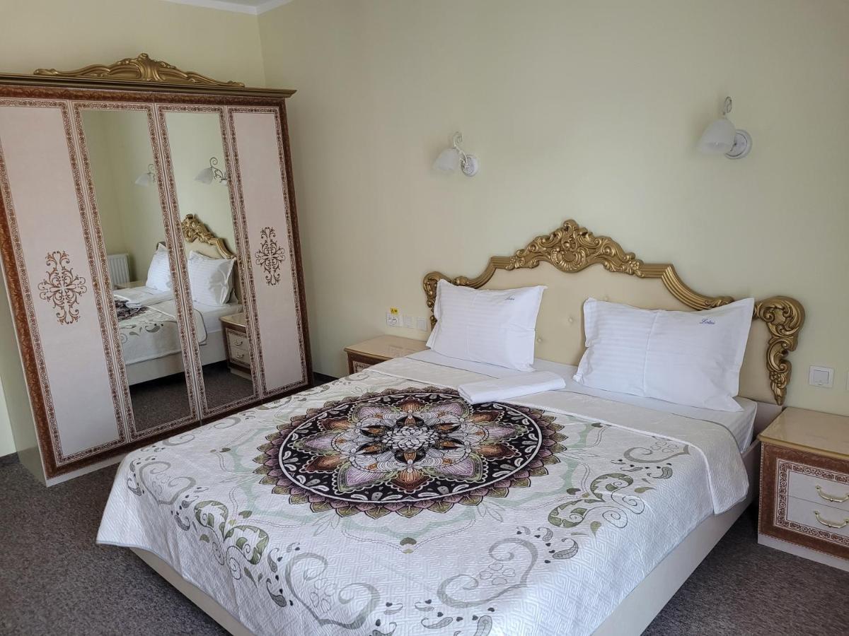 Отель Lotus Boutique Дева Экстерьер фото